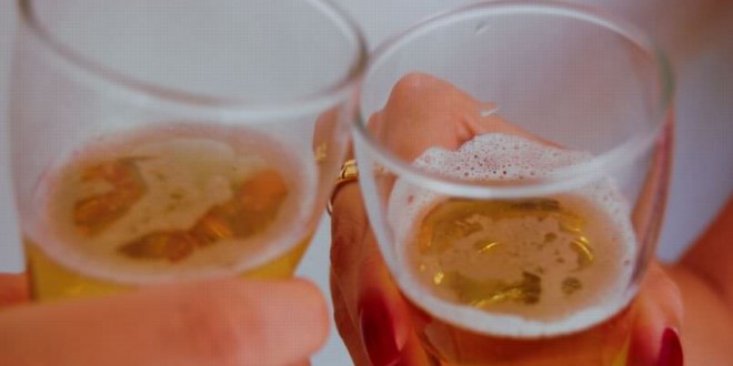 Neknomination : Un jeu d'alcool qui inquiète