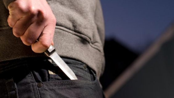 agression à l'arme blanche