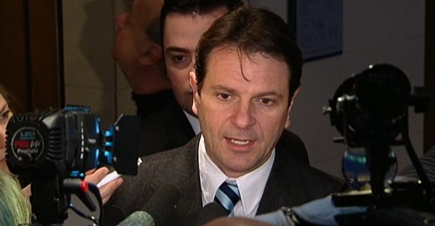 La CAQ attaque le PLQ et le PQ pour les promesses n'ont respectées et demande plus de transparence