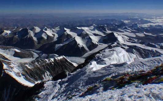 Everest : Une importante avalanche cause le décès de 12 guides