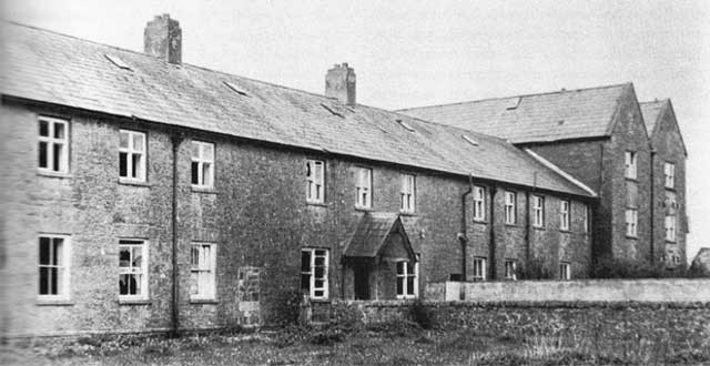 Horrible découverte en Irlande : 800 bébés enterrés dans une cuve en béton près d'un ancien couvent catholique
