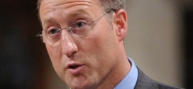 Loi sur les soins de fin de vie Peter MacKay met en garde les médecins