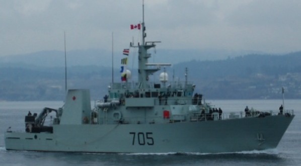 NCSM Whitehorse Le navire de la marine royale rebrousse chemin à cause d'une inconduite