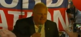 Rob Ford : Un homme incitait les gens à jeter des œufs et des tomates sur le maire de Toronto