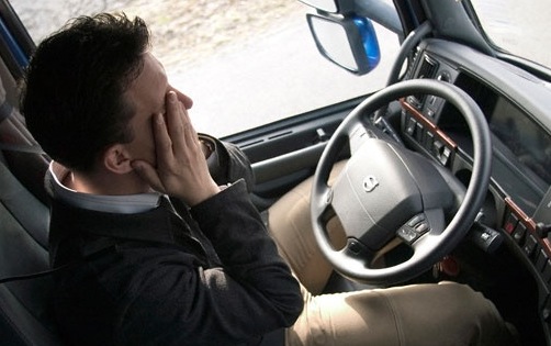 Un Coroner recommande que la fatigue au volant soit passible de peines pénales et d'amendes