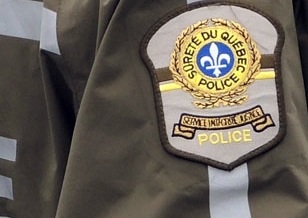 Poursuite policière à Coaticook : Une femme armée a été arrêtée