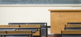 Une aide-enseignante fait face à des accusations d'agression sexuelle sur un adolescent de 15 ans