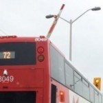 Ottawa : Un accident évité de peu entre un autobus d'OC Transpo et un train de Via Rail
