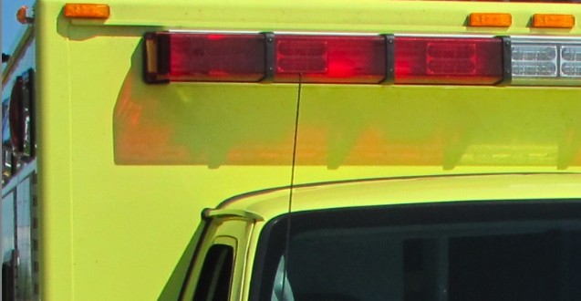 Un piéton d'une vingtaine d'années happé mortellement par un camion à benne à Montréal