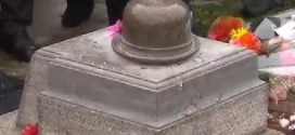 Une plaque commémorative dévoilée à Terrebonne à la mémoire de Julie Surprenant