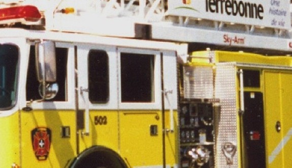 Incendie à Terrebonne : Deux commerces lourdement endommagés par les flammes