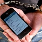 La Cour Suprême donne le droit aux policiers de fouiller les cellulaires en cas d'arrestation