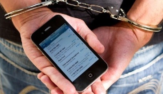 La Cour Suprême donne le droit aux policiers de fouiller les cellulaires en cas d'arrestation