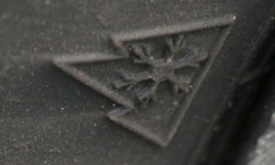 Les pneus d'hiver obligatoires à partir de lundi : Une amende de 200 à 300$ en cas d'infraction
