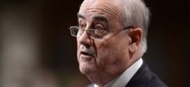 Julian Fantino : De ministre des Anciens Combattants à ministre associé à la Défense