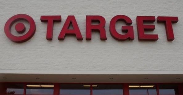 Target voudrait liquider ses stocks et demande l'accord de la Cour