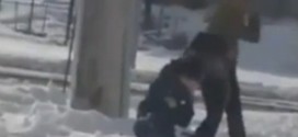 Une policière violemment agressée par deux jeunes adolescentes en Ontario