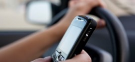 Interdit de regarder l'heure sur votre cellulaire lorsque vous êtes au volant