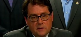 Bernard Drainville se retire de la course à la chefferie du PQ : Il se rallie à PKP