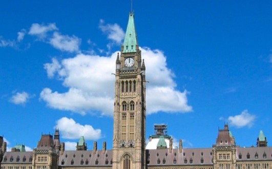 Un homme a été arrêté pour avoir proféré des menaces de faire exploser le parlement d’Ottawa