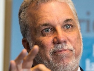 Philippe Couillard agressé lors du rassemblement en mémoire des victimes d'Orlando