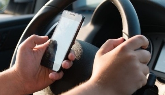 Importante opération policière contre l'utilisation du téléphone cellulaire au volant