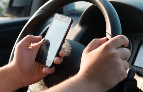Importante opération policière contre l’utilisation du téléphone cellulaire au volant 1 Importante opération policière contre l'utilisation du téléphone cellulaire au volant