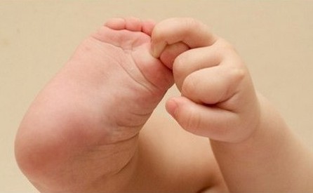 Un bébé tué par son frère aux Etats-Unis