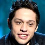 Hilary Clinton : Un tatouage sur la jambe de Pete Davidson