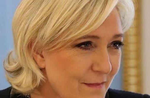 Marine Le Pen absente à l’hommage de Johnny Hallyday