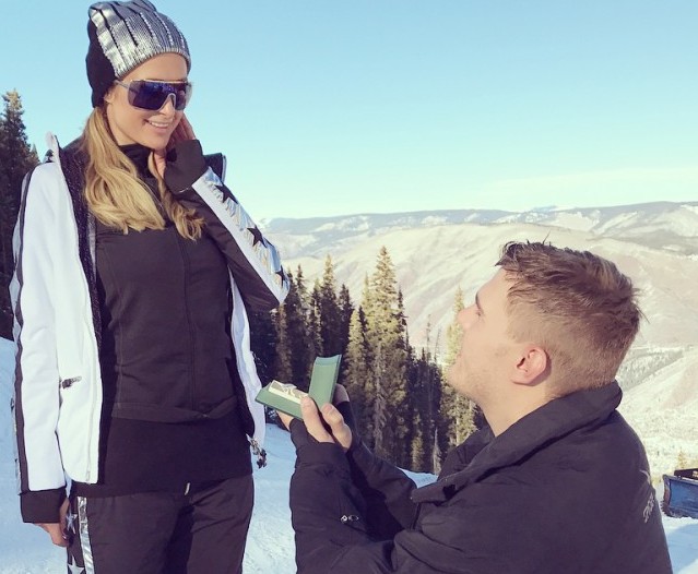 Paris Hilton s'est fiancée avec Chris Zylka à Aspen 1 Paris Hilton s'est fiancée avec Chris Zylka à Aspen