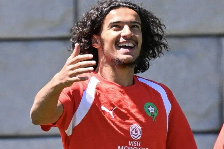 Ayyoub Bouaddi se rapproche de Manchester City Ayyoub Bouaddi se rapproche de Manchester City