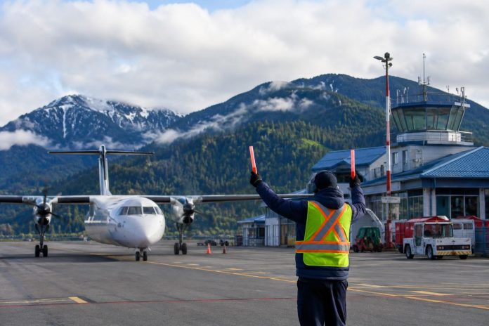 Le Canada débloque 23,5 millions de dollars pour moderniser six aéroports en Colombie-Britannique Le Canada débloque 23,5 millions de dollars pour moderniser six aéroports en Colombie-Britannique