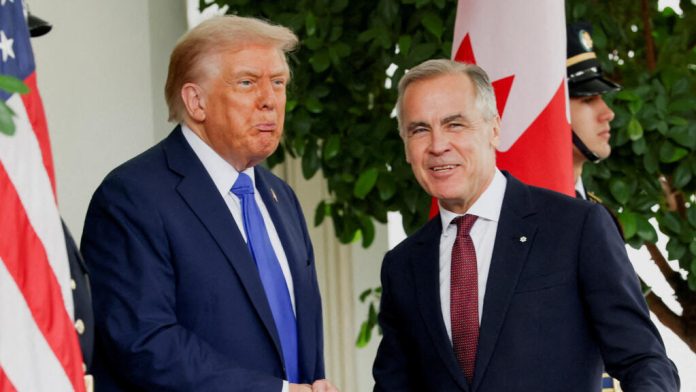 Trump suspend les surtaxes contre le Canada pour trois jours Trump suspend les surtaxes contre le Canada pour trois jours